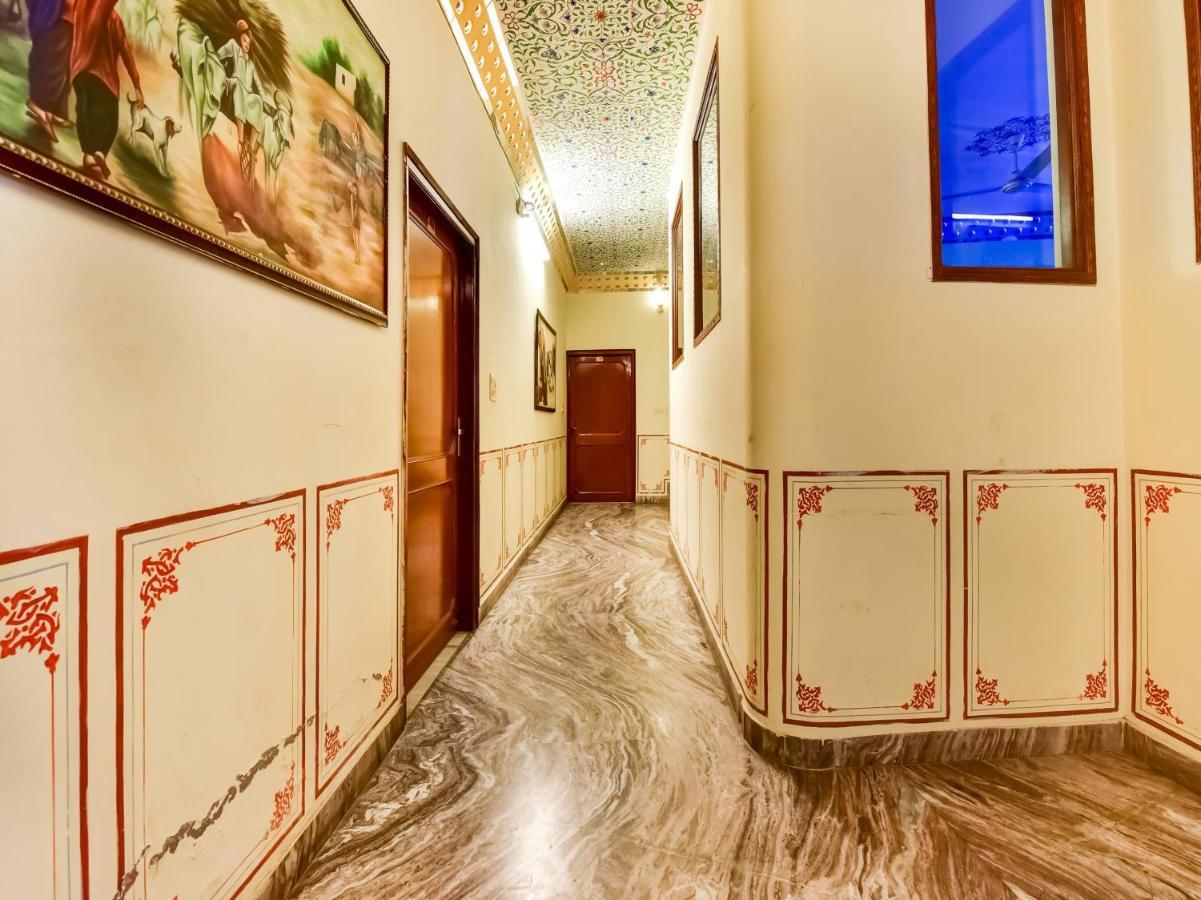 Capital O 73835 Hotel Frontier Royal & Banquet Tirath Eksteriør bilde