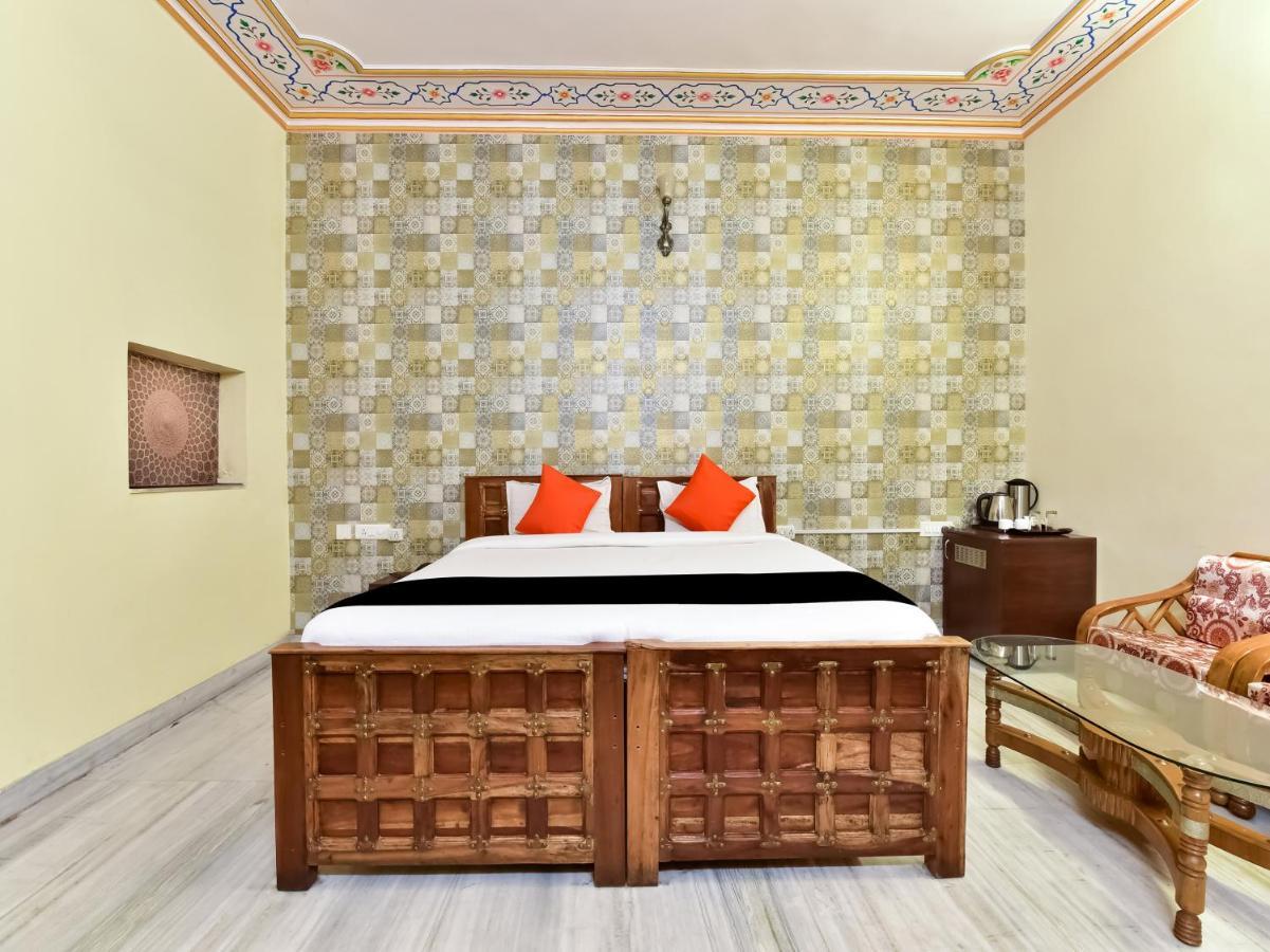Capital O 73835 Hotel Frontier Royal & Banquet Tirath Eksteriør bilde